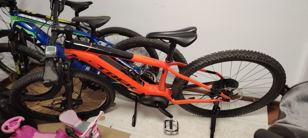 Vind 2 biciclete electronice
