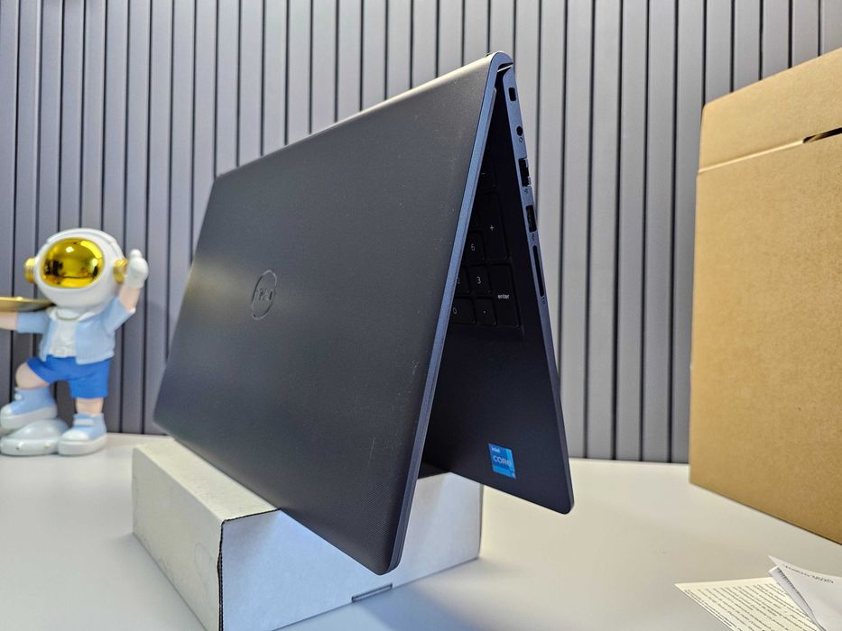 ПРОДАМ Dell Vostro 3520 Ноутбук Core™i3-1215U/8GB/256SSD/15.6"iPSFulHD