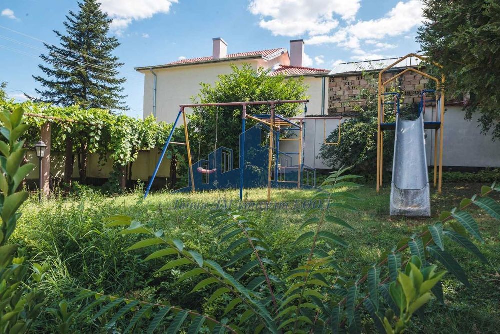 Продава се Къща в с. Мадара, Област Шумен - 1550 кв.м за 368 €/кв.м - Снимка #12