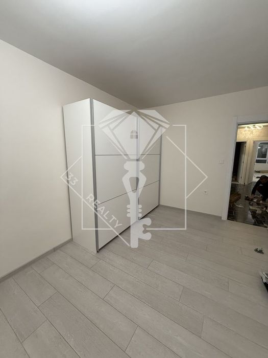 Продава се Тристаен апартамент в Пловдив, Съдийски - 118 кв.м за 1695 €/кв.м - Снимка #2