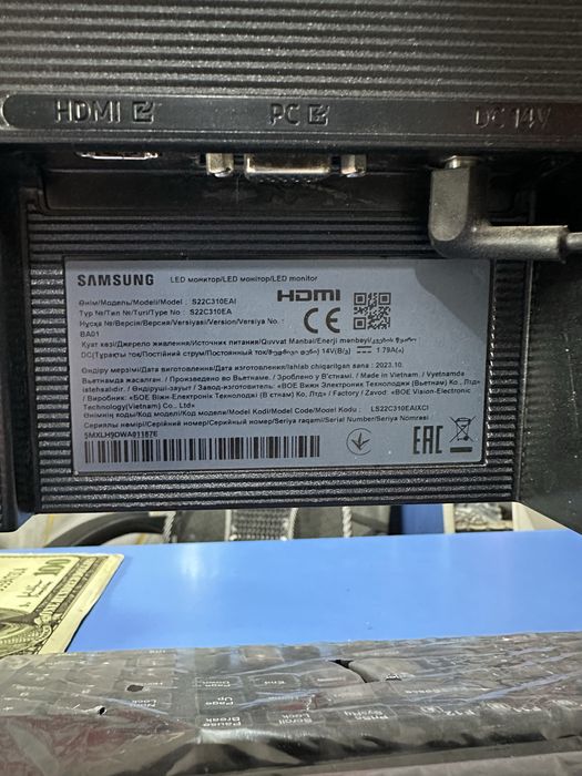 Манитор Samsung 22