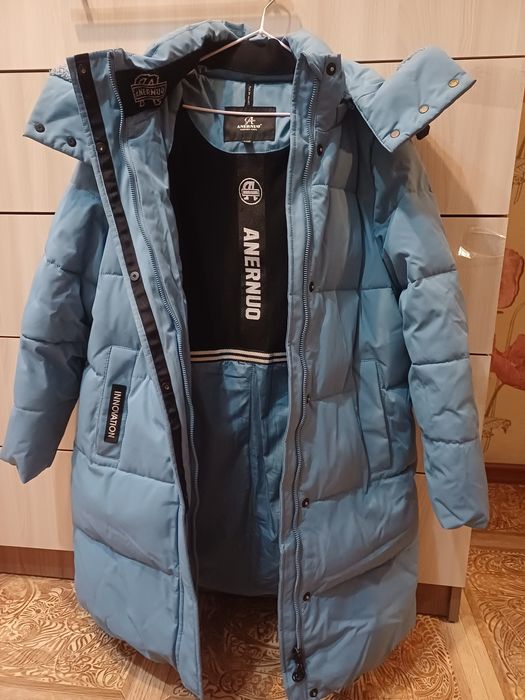 Продам зимний пуховик на девочку