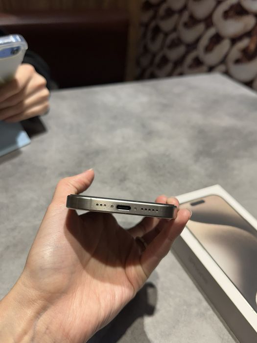 Продам Iphone 15 pro