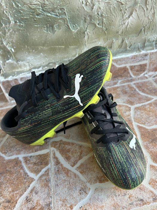 Футболни обувки-бутонки