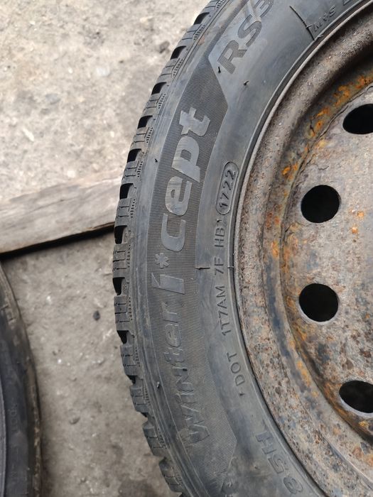 Зимни гуми -2022г.-15цола-195/55-1бр.-40€-" HANKOOK"- като нови