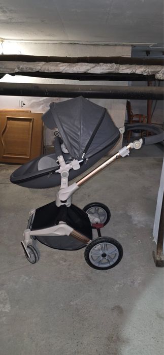 Продается коляска Mom