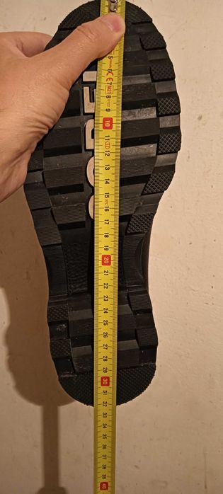 Ghete Sorel impermeabile, piele, mărimea 44 – aproape noi