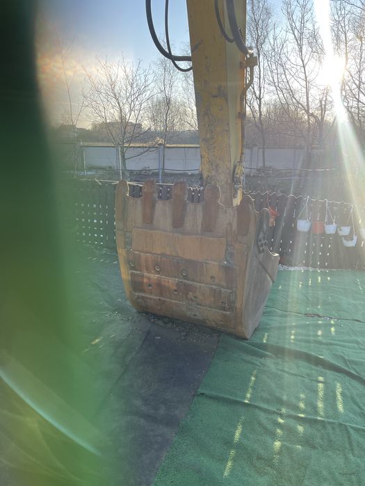 Excavator New Holland 22 t pe senile