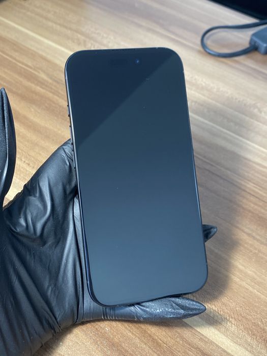 iPhone 16• 128 GB • Black