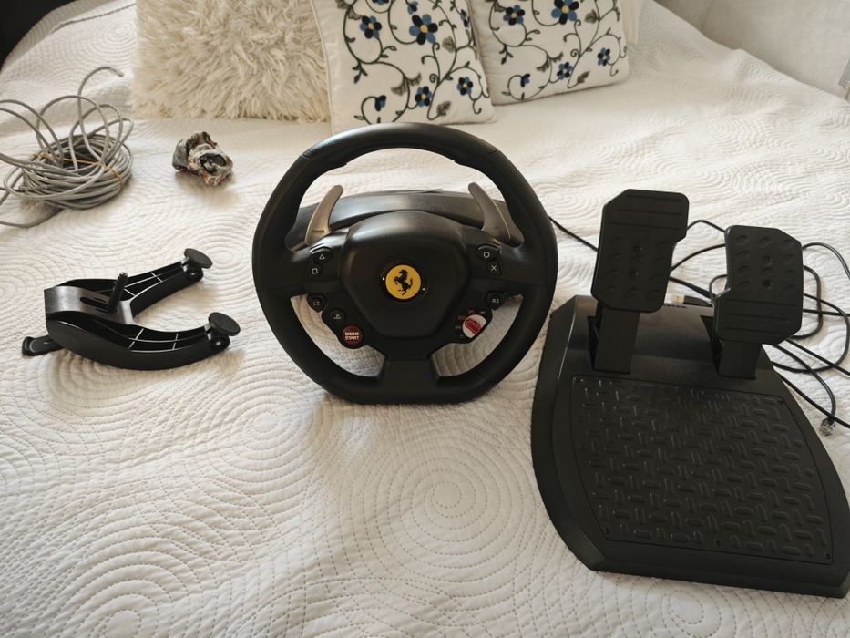 Волан с педали Trustmaster T80 Ferrari за PS4 PS5 и PC