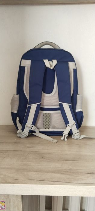 Продам рюкзаки 2500