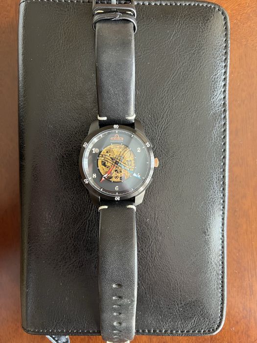 Часы Nomad Amir Watches