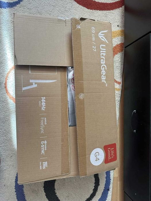 Vand 2 monitoare Asrock/LG