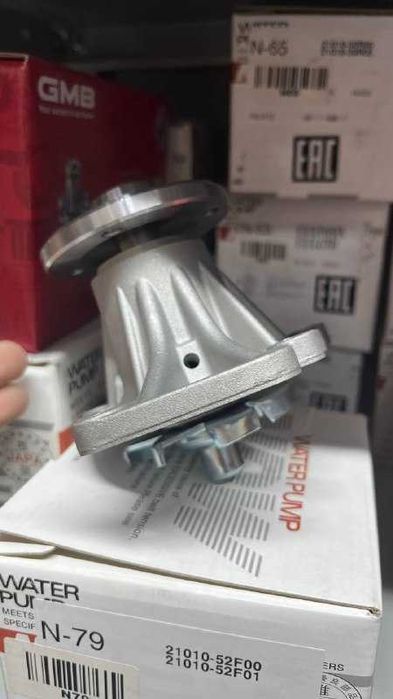 Помпа на NISSAN HR15DE 1.6 16v