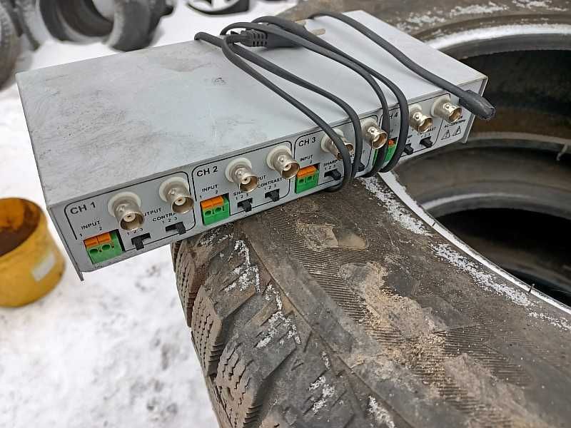 Четырехканальный приёмник Si-118R.