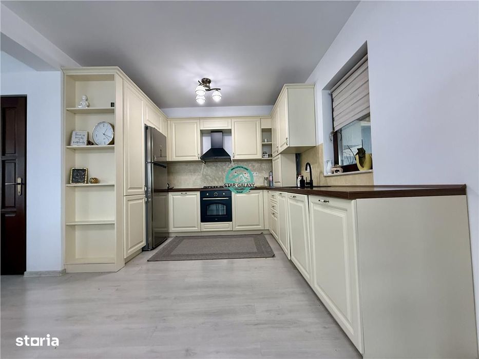 Casa cu 4 camere de vanzare, moderna, teren 577 mp, in Unirii