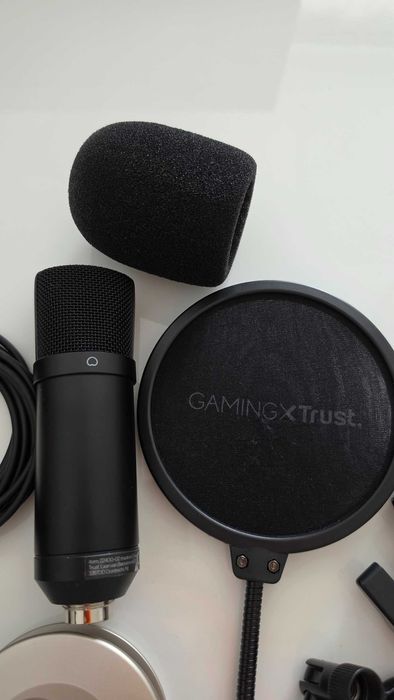 Microfon stand Trust Emita Plus GXT252, cardioid, ajustabil, pentru Streaming, Podcast, Youtube, negru