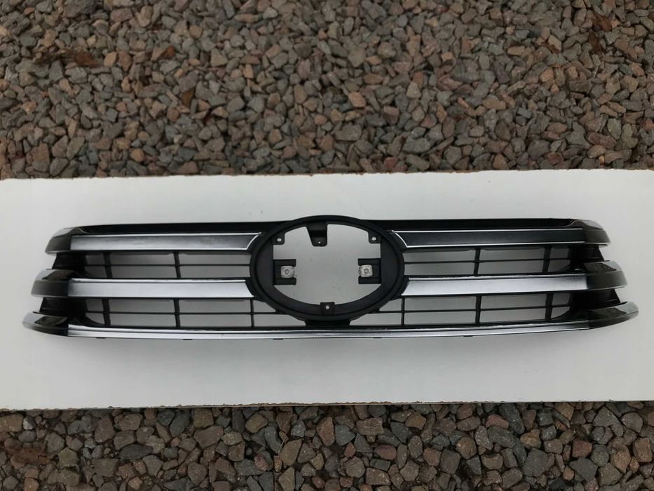 Решетка, Решетка радиатор на Тойота Хайлюкс 2016- /Toyota Hilux 2019-