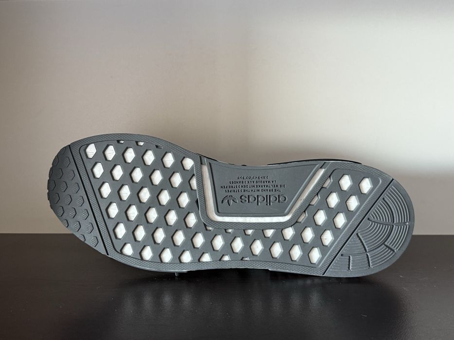 ADIDAS NMD_R1 PRIMEBLUE 45номер 29см Стелка Нови с Кутия
