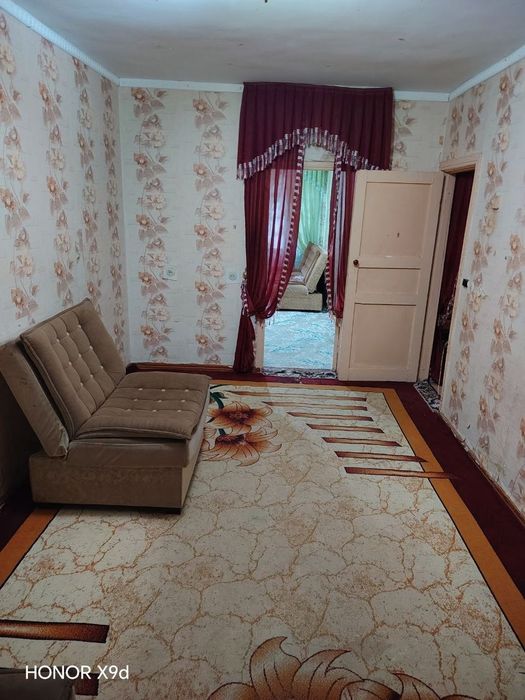 Qarshi markazida dom sotiladi