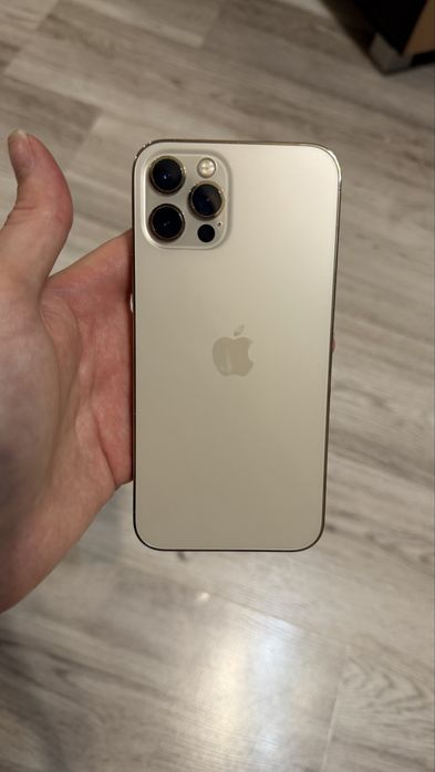 Продам Iphone 12 Pro
