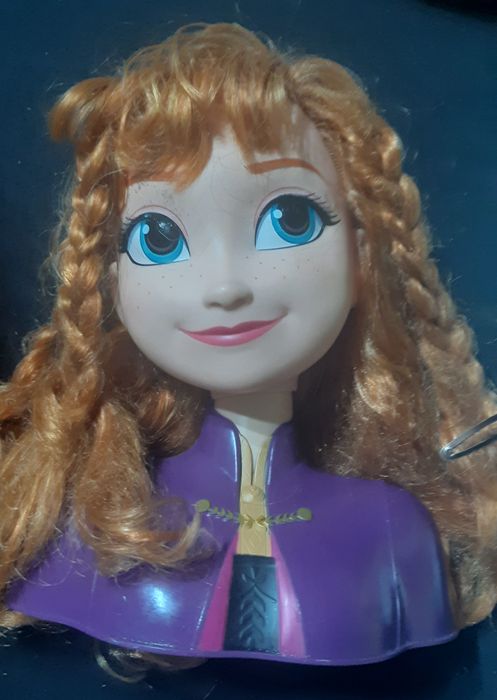 Vand capete de papusa pentru coafat