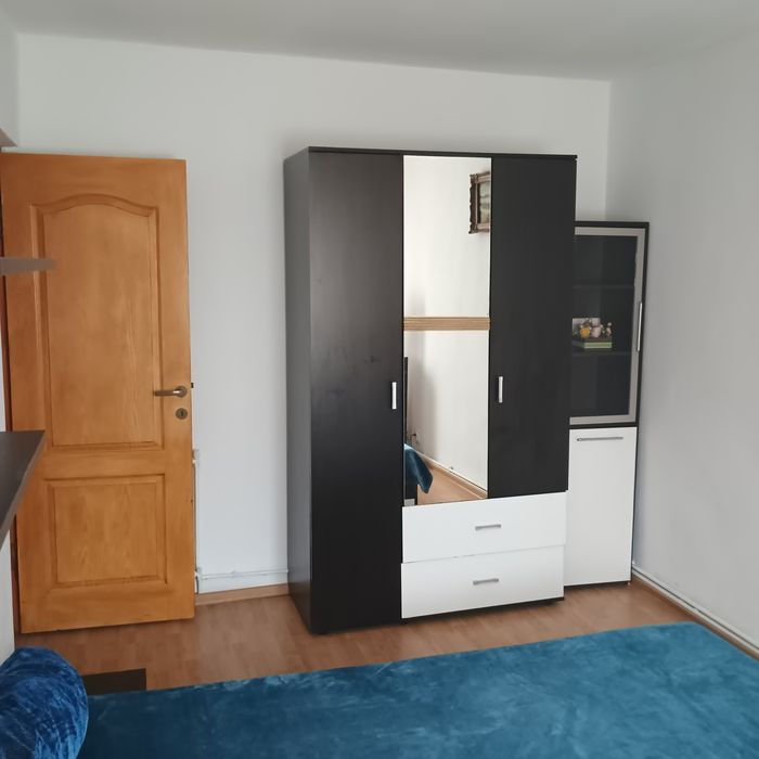 Ofer spre închiriere apartament cu 2 camere in Florilor Râșnov