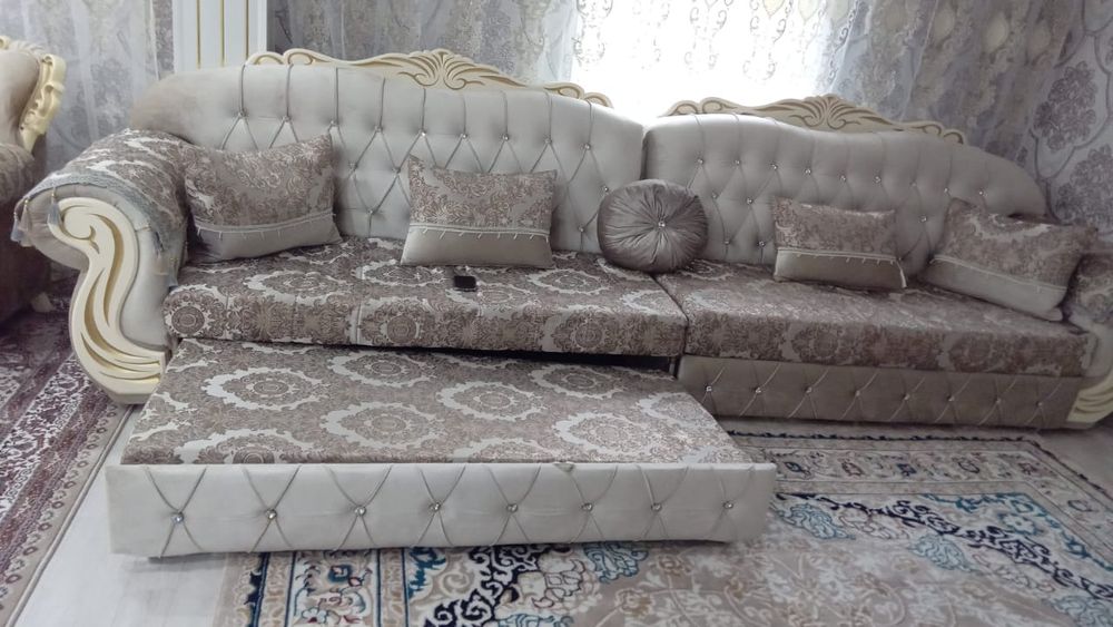 Продам диван 4 метра