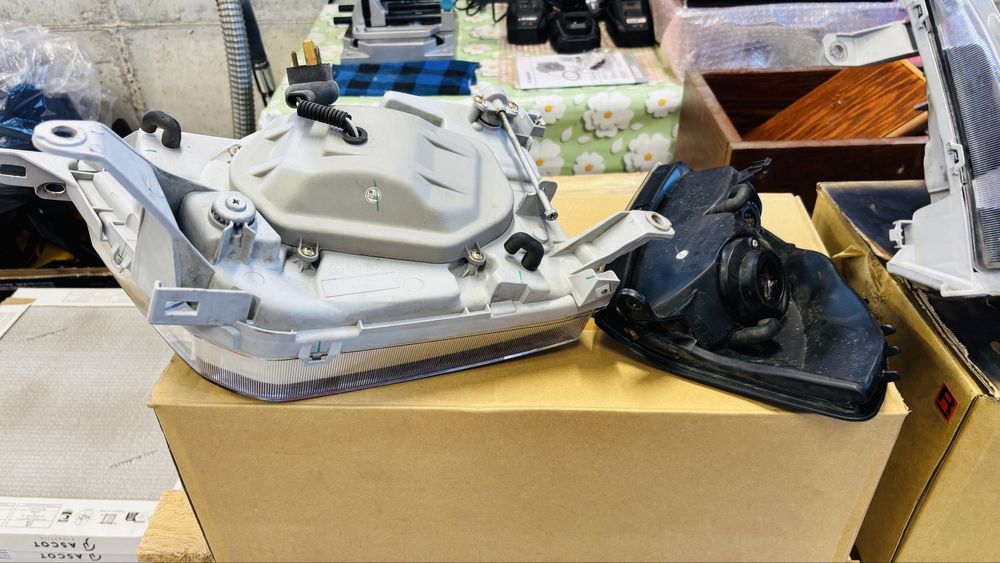 Фарове за Тойота Ландкрузер 90