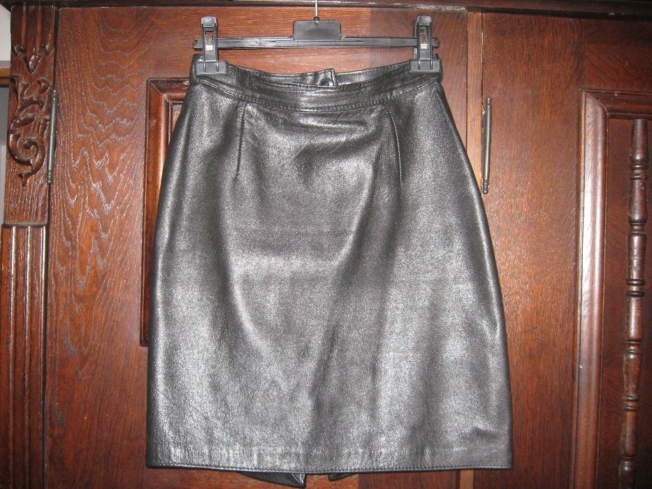 Fuste diferite modele si culori confectionate din piele naturala
