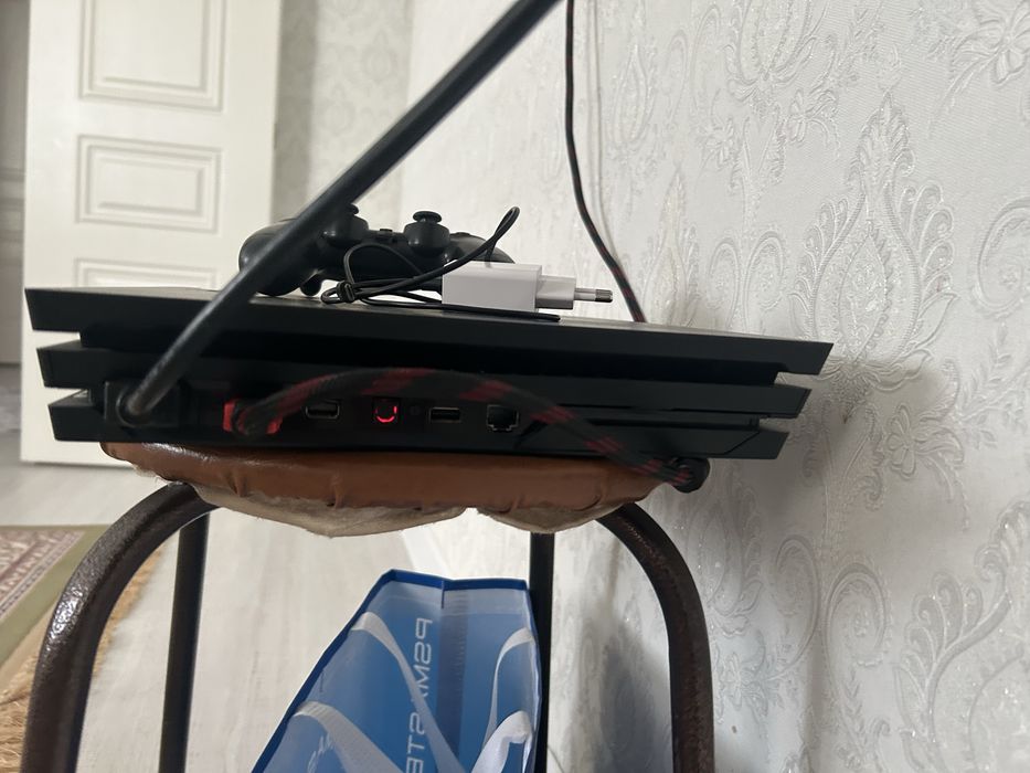 Продам playstation 4 pro