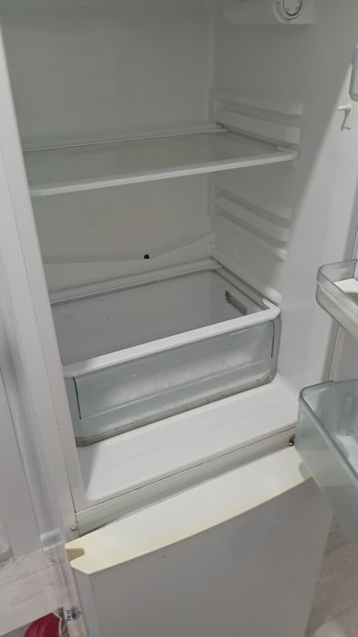 Продам холодидьник уступлю
