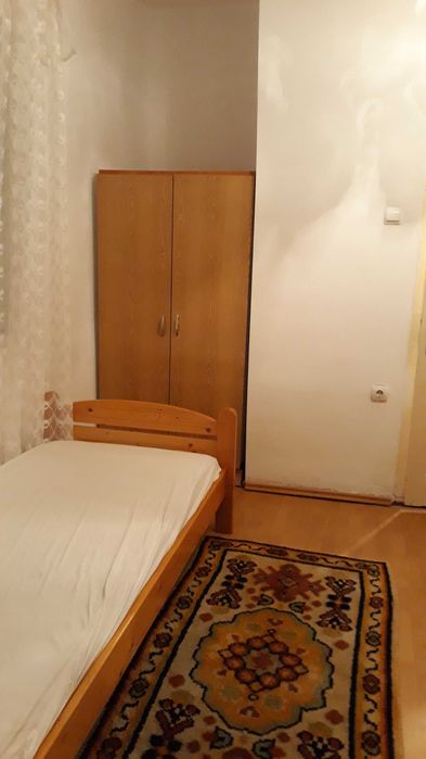 PF dau in chirie garsoniera cu o camera zona Garii .