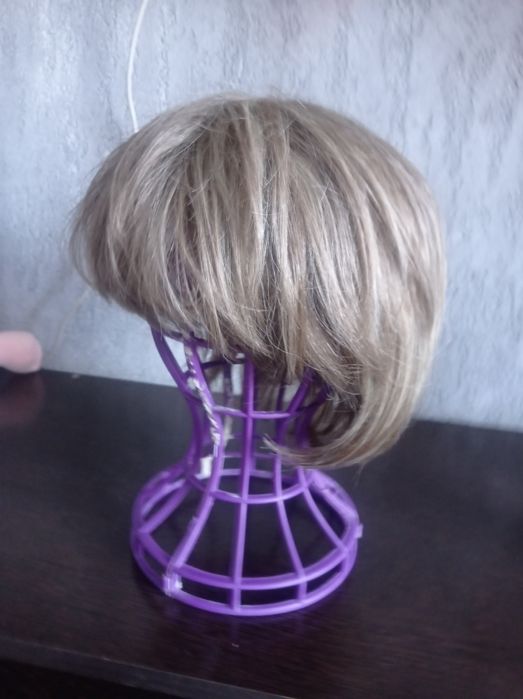 Продам парик женский