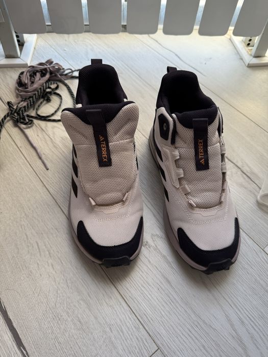 Ботинки Adidas модель IE3889