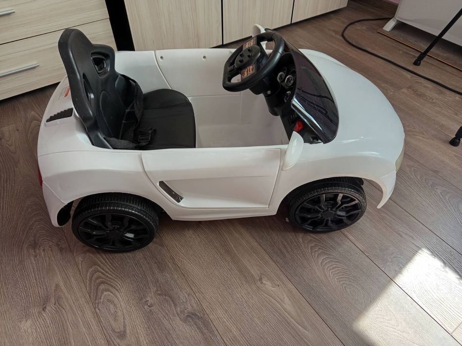 Акумулаторна кола audi