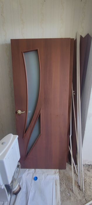 Двери б/у межкомнатные