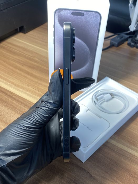 iPhone 15 Pro Max • 1 TB • Black Titanium