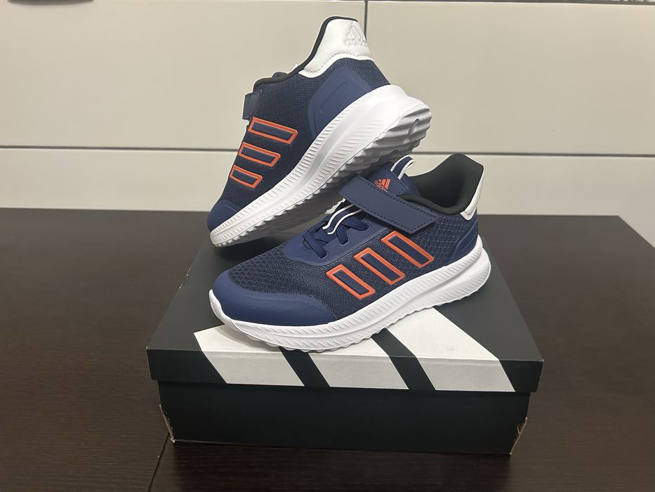 Adidasi Adidas baieti Nr. 34