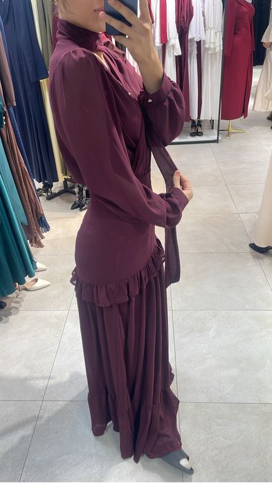 платья вечерние.