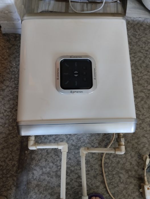 Продаю бойлер  Аристон
