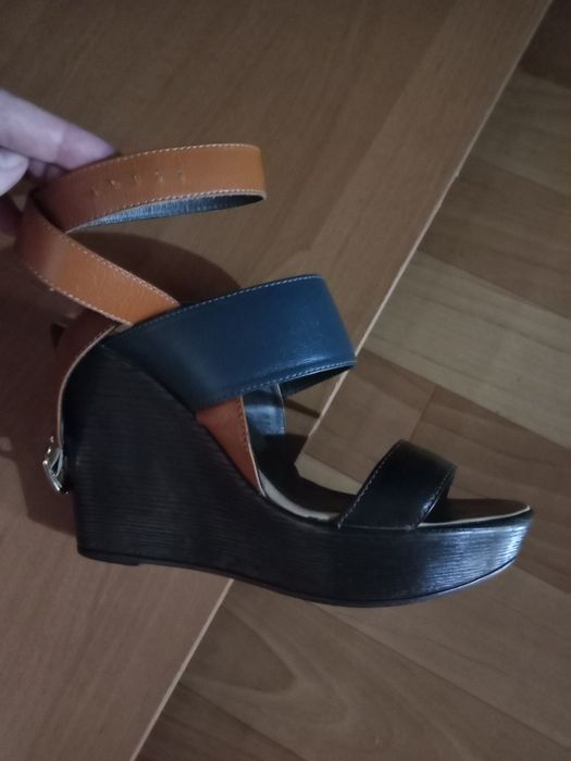 Босоножки женские