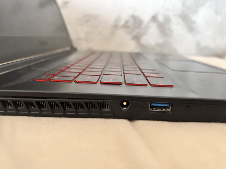 Laptop Gaming MSI GF63 8RD OFERTA + mouse gaming