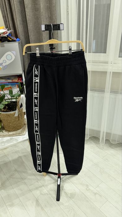 Разгрузка гардероба.