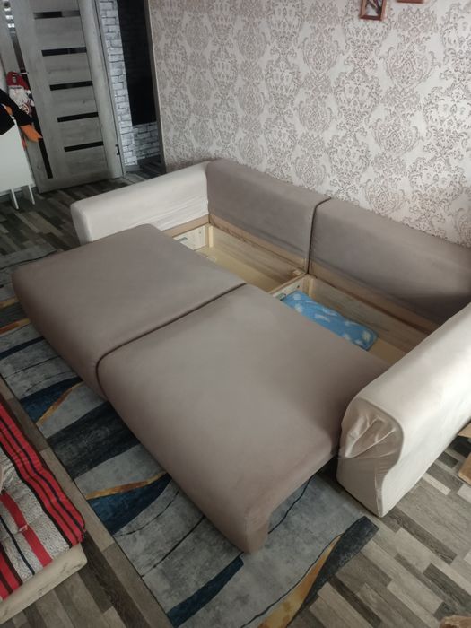 Диван состояние новый.