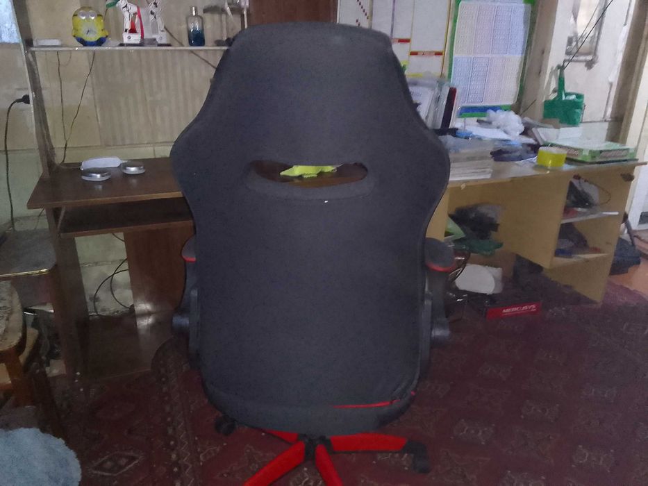 Продается игровое кресло