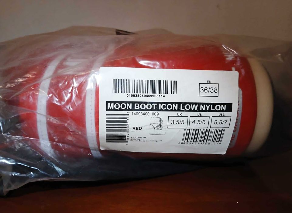 Moon boot rosu originali 36-38 noi fara eticheta