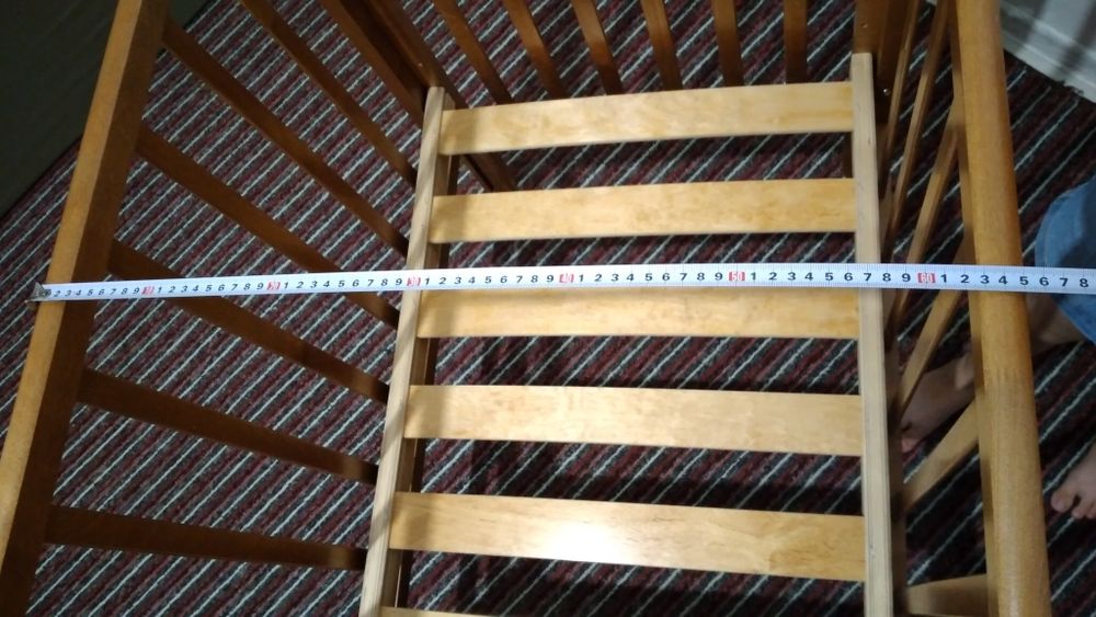 Манеж из дерева.