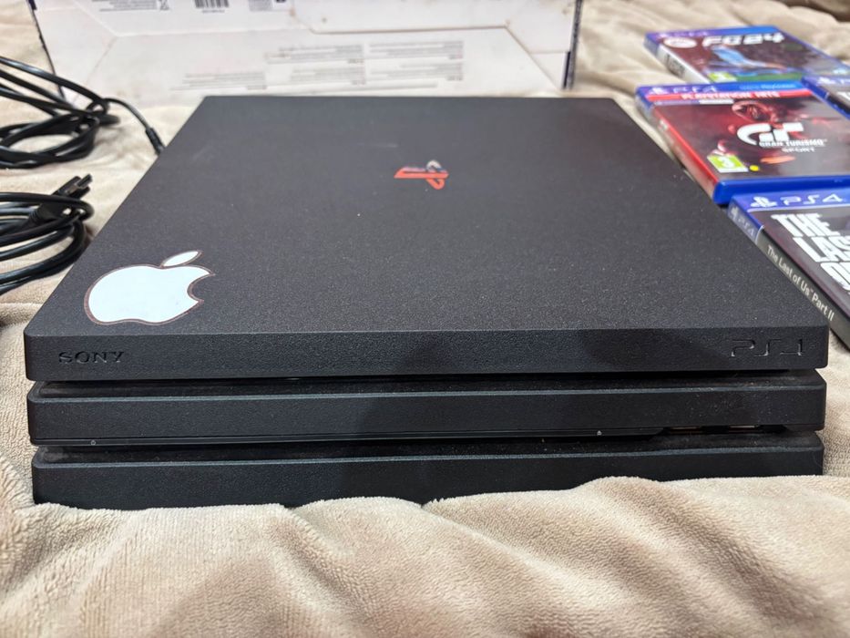 Play Station 4 Pro 1 TB