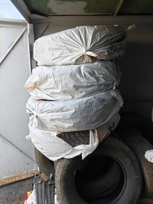 Зимние шины 265/70R17